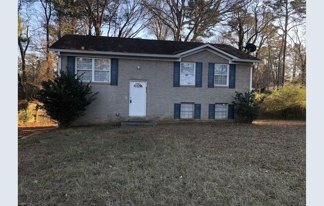 Charming 5 Bed/2 Bath home in Riverdale!