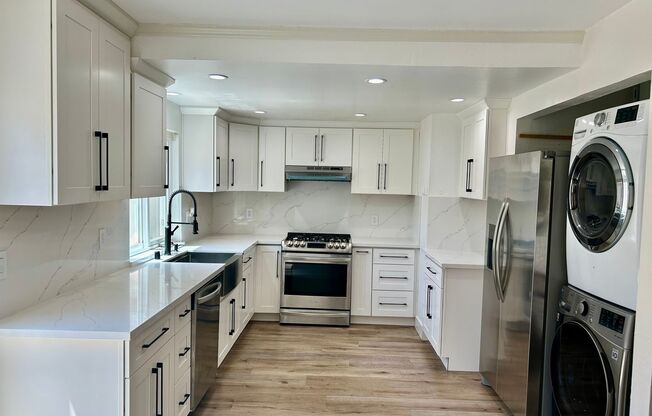 Fully remodeled town home!