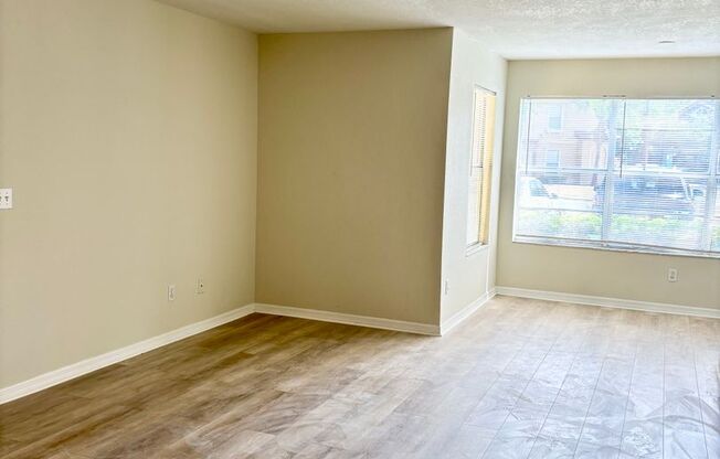 Modern comfort in Prime Orlando location – updated 1-Bedroom 1-Bath condo! -- CASH FREE DEPOSIT OPTION!!!