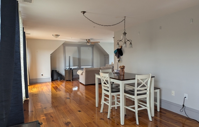 7 WEYMOUTH AVE