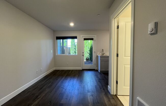 4 beds, 3.5 baths, $2,995