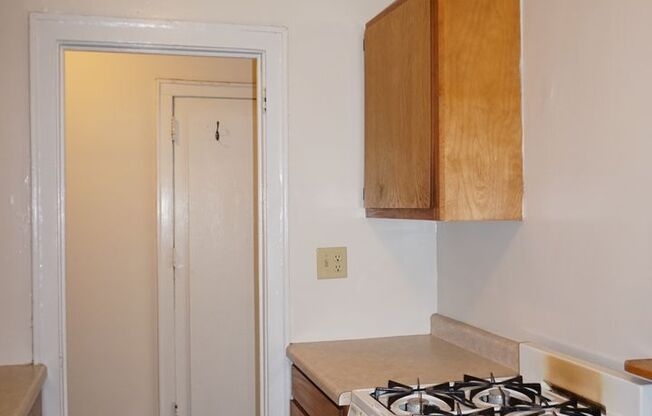 1 bed, 1 bath, 505 sqft, $850, Unit A