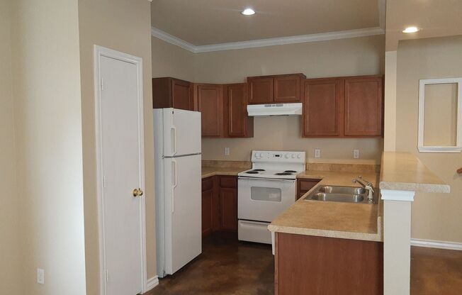 3 beds, 2.5 baths, 1,265 sqft, $1,400, Unit 4