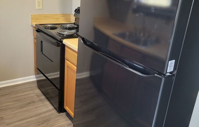 $1200 - Jefferson Square - Updated 2/2