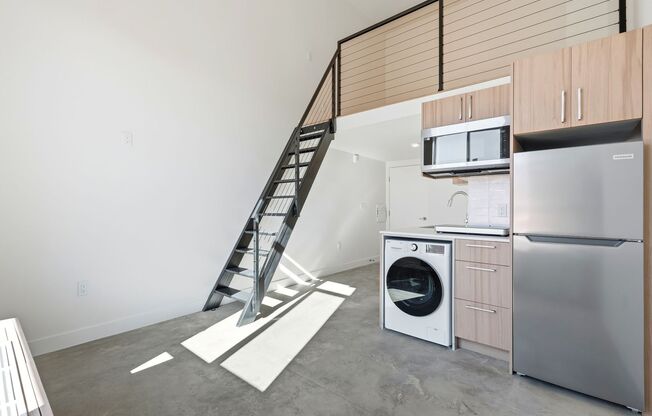 Studio, 1 bath, 343 sqft, $2,095, Unit 202-C