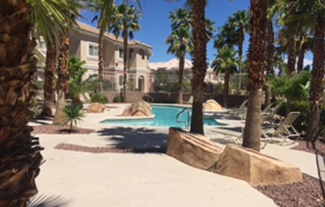 Perfect 2 bed/2 bath condo in Summerlin!