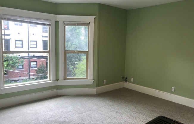 2 beds, 1 bath, $2,195