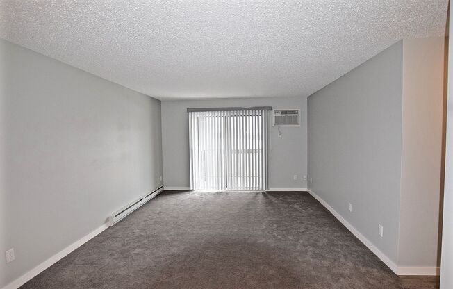 2 beds, 1 bath, $1,100, Unit #202