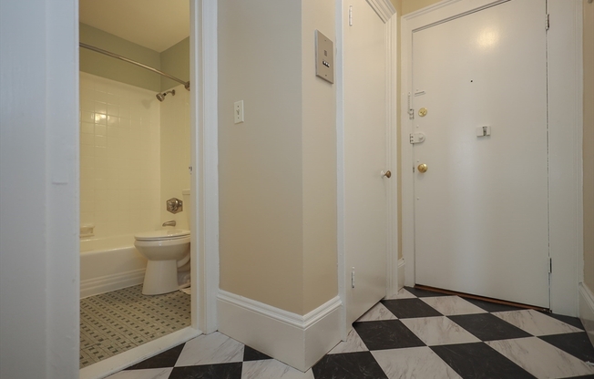 1 bed, 1 bath, 615 sqft, $2,700, Unit 14