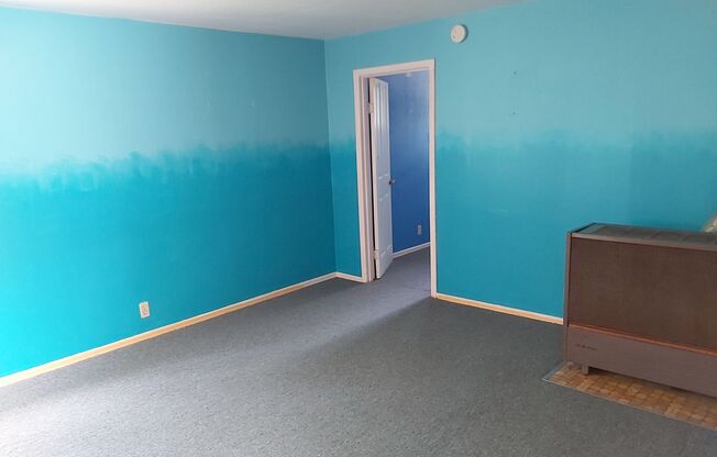 Cozy 1 Bed, 1 Bath House with Big Backyard and Outdoor Deck!