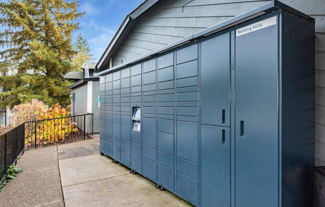 Rolling Hills self service package lockers