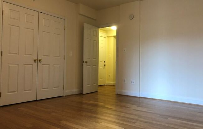 1 bed, 1 bath, $2,300, Unit #102