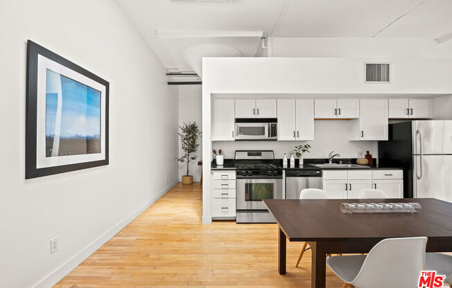 Studio, 1 bath, 707 sqft, $2,290, Unit 628
