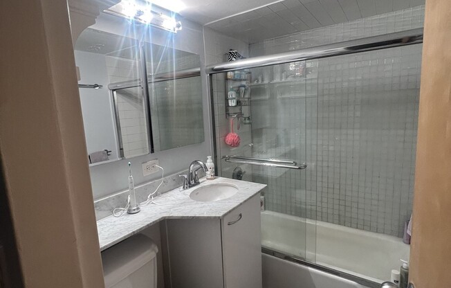 3 beds, 2 baths, 1,500 sqft, $5,100, Unit 7H
