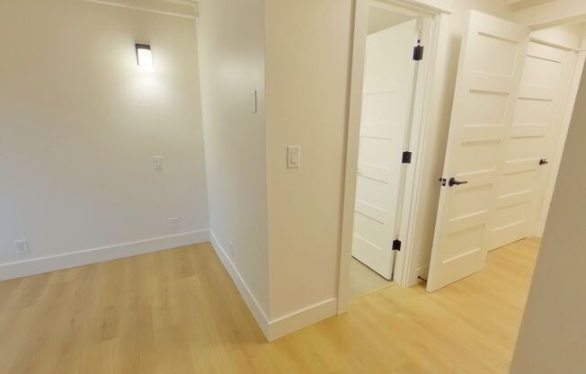 5 beds, 5 baths, $4,875, Unit 685 East 16th Alley