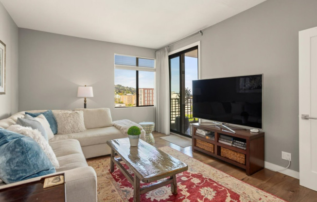 3 beds, 2 baths, $5,750, Unit # 1742
