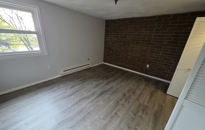 1 bed, 1 bath, 765 sqft, $1,900, Unit 417