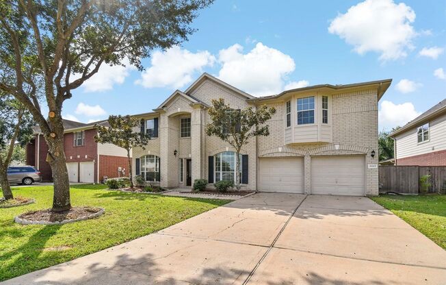 Beautifully Updated Home in Sugar Land’s Sought-After Greatwood!