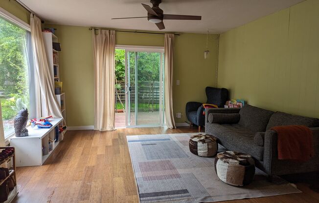 Brentwood-Darlington, 4 bed/2 bath, large fenced yard, finished basement