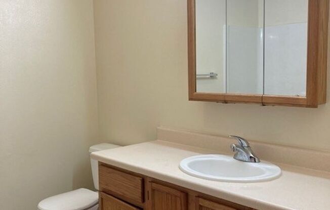 2 beds, 1 bath, 868 sqft, $1,900, Unit 6