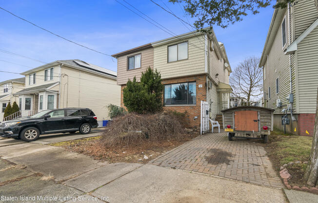 37 LIVINGSTON AVE