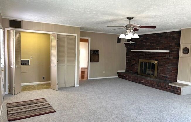 3 beds, 1.5 baths, $1,550