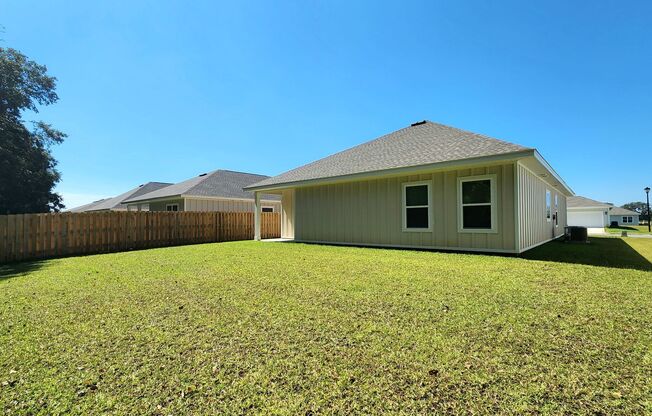 Beautiful new 4/2 home available in Greenbrier