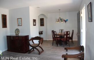 4810 Loukelton Way Unit A