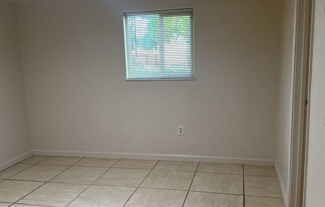 1 bed, 1 bath, $1,095, Unit 817 Rio Chico #3