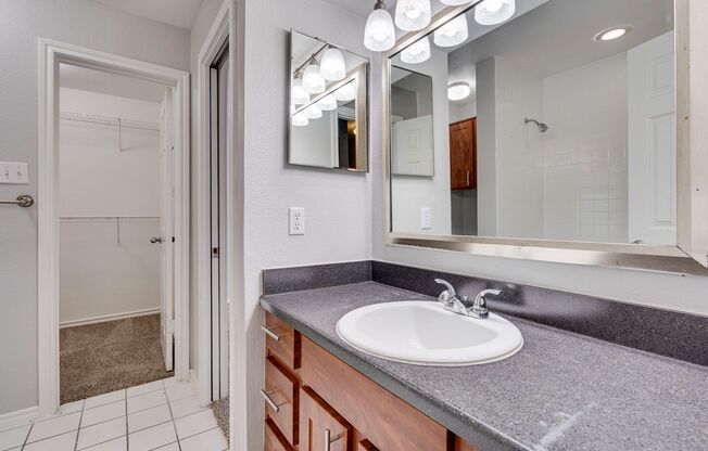 2 beds, 2 baths, $1,650, Unit Unit 213