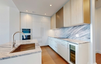 1 bed, 1 bath, 882 sqft, $6,500, Unit 4011