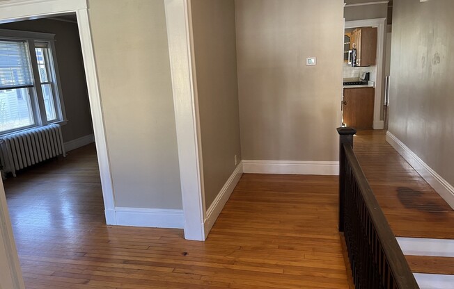 3 beds, 1 bath, 1,300 sqft, $3,200, Unit 2