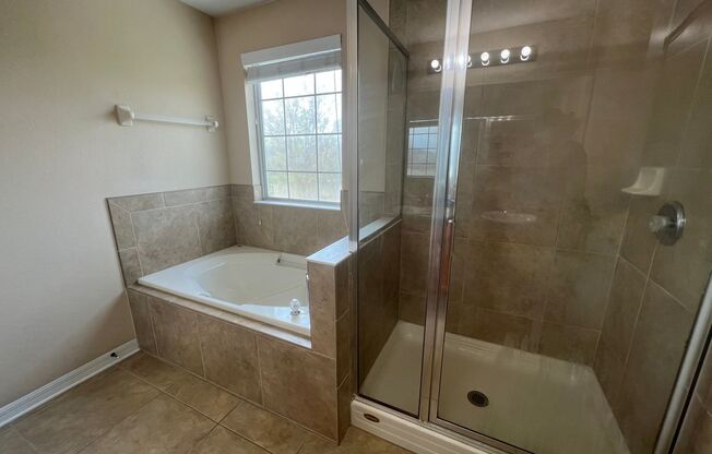 Immaculate 3 bedrooms 2 1/2 bathrooms home in the gated community of Riverview available February