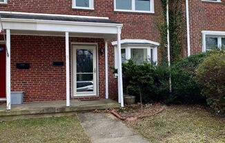 Charming 3 Bedroom/1.5 Bathroom Townhome in Towson, MD!