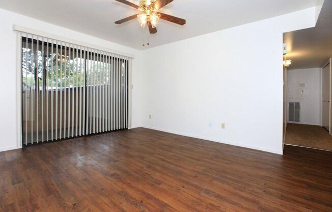 2 beds, 2 baths, 1,010 sqft, $1,595, Unit 6558