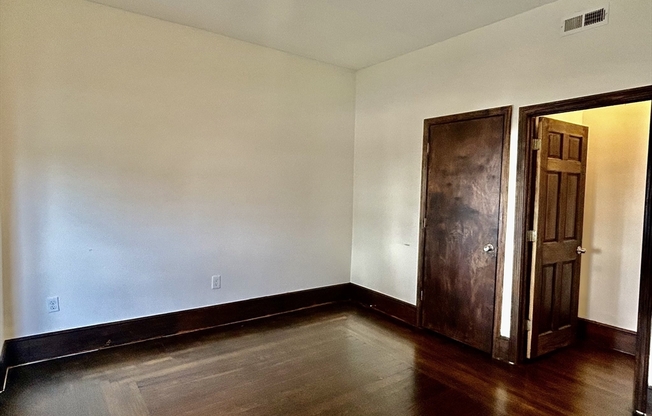 2 beds, 1 bath, $2,400, Unit 1