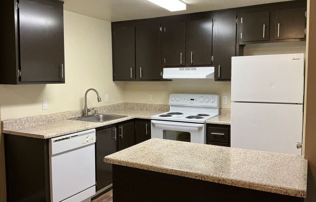 2 beds, 1 bath, 850 sqft, $1,695, Unit 256