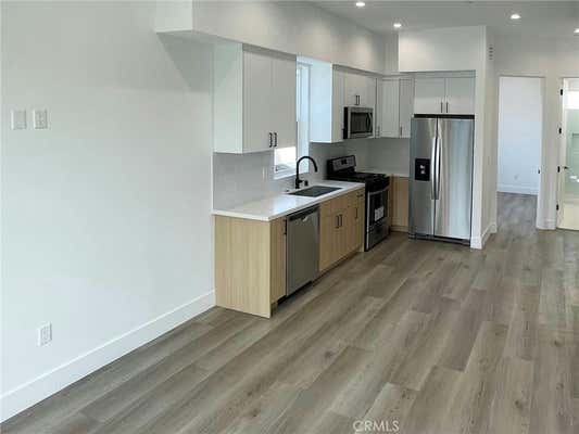 3 beds, 3 baths, 1,243 sqft, $4,300