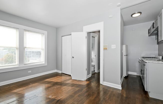 Studio, 1 bath, 450 sqft, $795, Unit 308