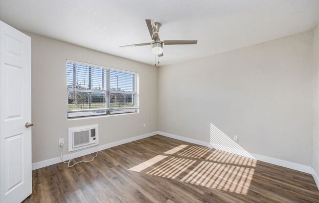 2 beds, 1 bath, 634 sqft, $1,999, Unit 330-06