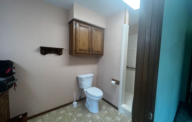 3 beds, 2 baths, $1,900