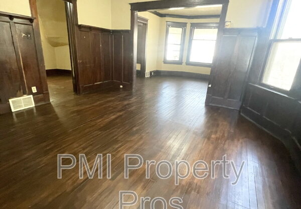 2851 N 24 PL