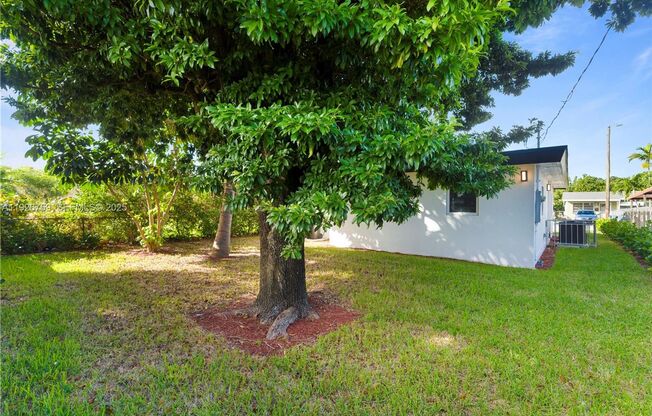 1428 NE 153RD TER NORTH MIAMI BEACH, FL 33162