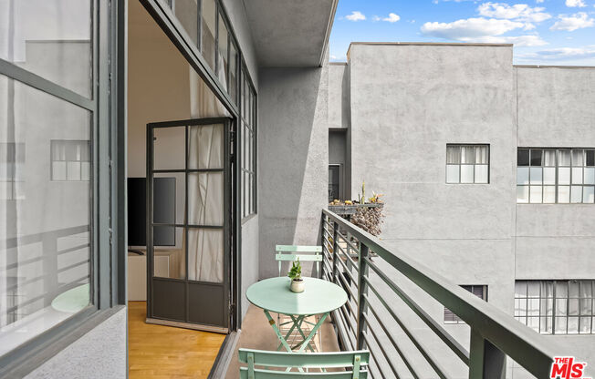 Studio, 1 bath, 707 sqft, $2,290, Unit 628