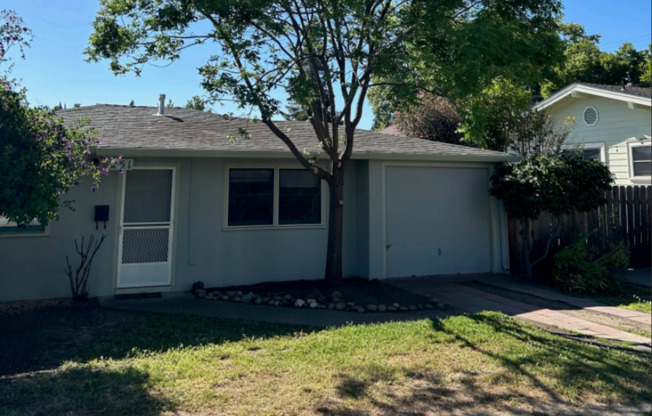 $2,500 / 2 BR – Freshly Updated Duplex Unit in Charming Niles Neighborhood