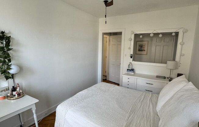 2 beds, 1 bath, $3,100, Unit 505-3S