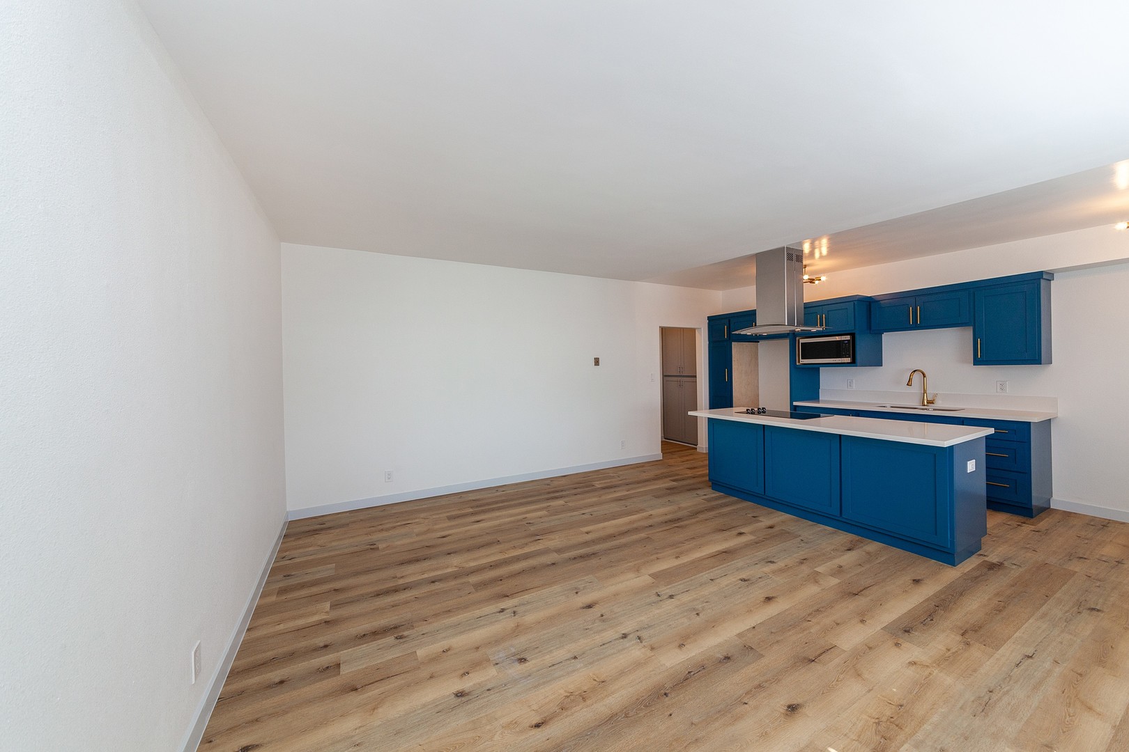 Move In Special $500 Off First Month's Rent - $1,895 Beautiful 1 Bedroom and 1 Bath