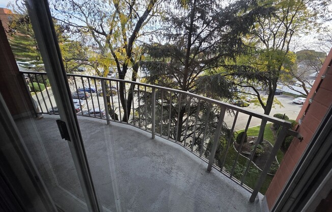 1 bed, 1 bath, 765 sqft, $1,900, Unit 417
