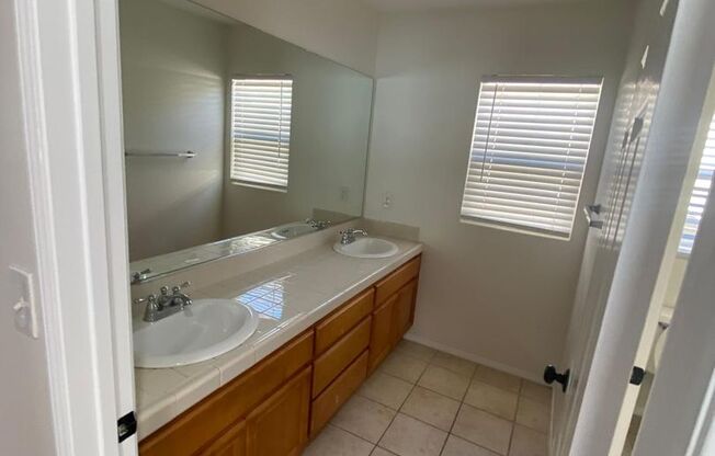 Luxurious 5-Bedroom, 3-Bath Oasis in Prime North Hills!