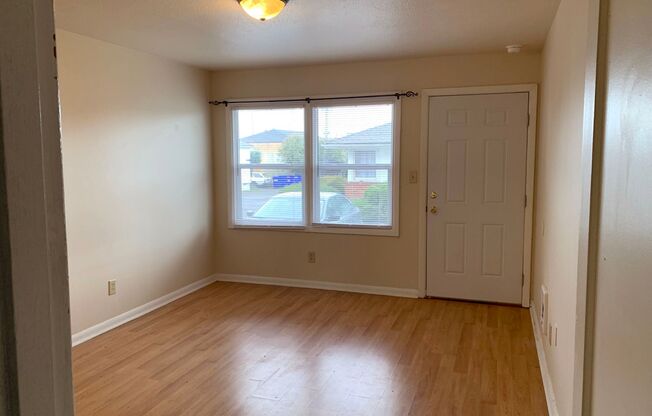 Bright One bedroom Woodlawn Apartment